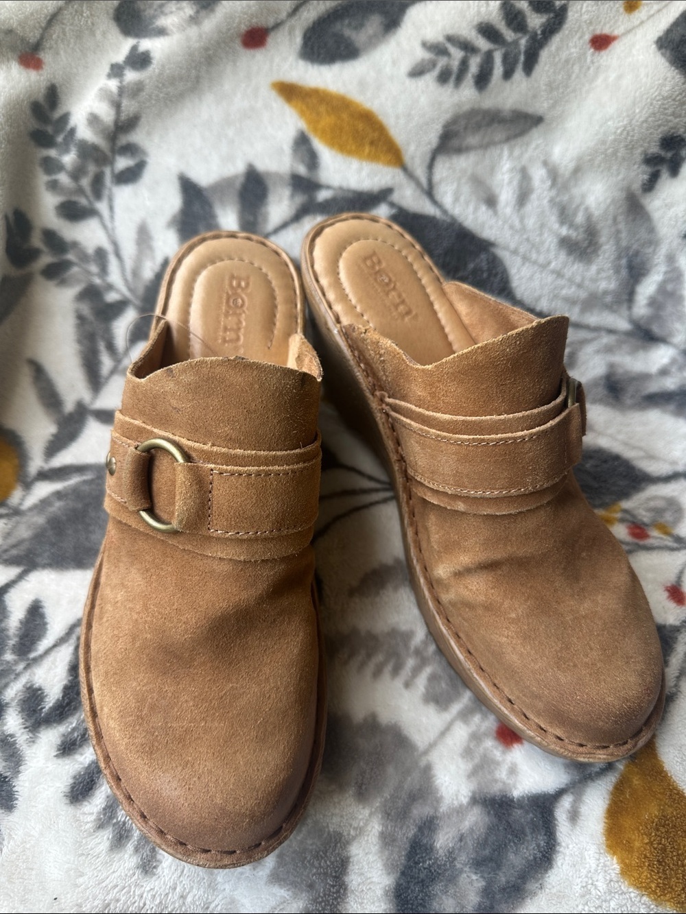 Born Tan Camel Distressed Leather Slip On Platform Clogs Mules Sz 9